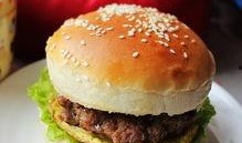汉堡肉饼爆料怎么做的视频,跟随视频轻松学会经典汉堡制作